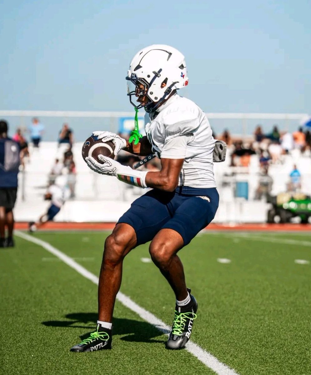 diggymc2's tweet photo. Every rep is a chance to improve.

#WR #txhsfb #Classof2027

@CyRanchFB @MickensJay @chaseK_52 @TheProtectUCrew @Madisonlamb99 https://t.co/Rt6PsVB6xL