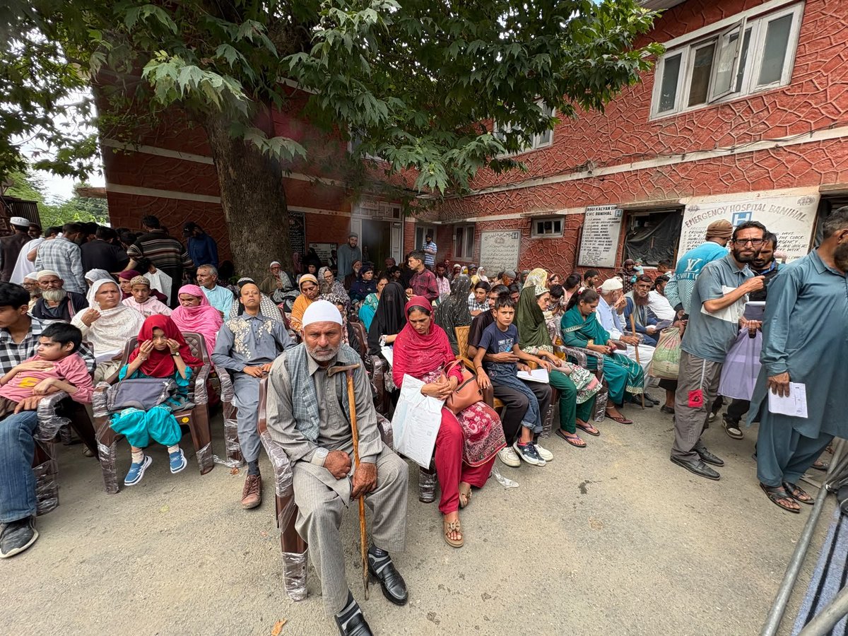 sdhbanihal's tweet photo. Mega Disability Identification &amp; Assessment Camp held at SDH Banihal, screening 270 patients and facilitating eligible beneficiaries for disability certification, healthcare services &amp; welfare schemes.
Inaugurated by Hon’ble MLA Banihal Sajjad Shaheen.

@sajjadshaheen https://t.co/4owjQBOqVp
