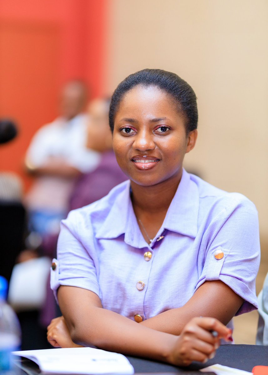 denyse_mbabazi's tweet photo. Abakobwa bavuga ko batateretana n'abasore badafite ifaranga, Njye rwose turemeranya neza. Nta mpamvu yo gukubitirwa hamwe n'umusore ukennye muri 2026. Shaka umusore ukize nkawe, millionaire nka basaza bawe, umumiliyoneri nka papa wawe, ubundi mukomezanye.
 #YourCaringJounalist https://t.co/MmfhbU0AxX