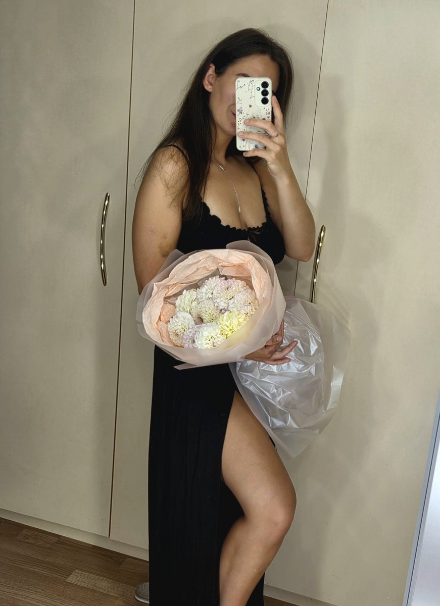 Katrin010820's tweet photo. Які ж гарні квіти🥰 https://t.co/Ukv8PneKRC