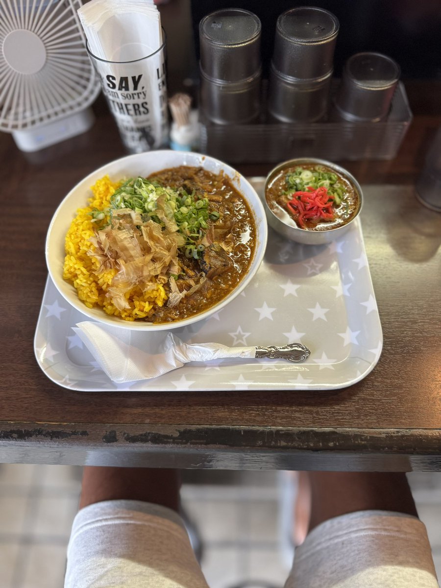 NIBONIBOMAN1's tweet photo. #マガリーダッタ
#秋刀魚と梅のｶﾚｰ
#担々豚ｶﾚｰ

豚ﾊﾞﾗと胡麻の香りがｸｾになる…
ｽﾊﾟｲｽ感最高wﾒﾁｬ美味い
魚出汁と梅の酸味と動物系と
野菜の旨味味わい
ﾗｲｽを色んなﾊﾟﾀｰﾝで楽しみ最後は
ﾋｯﾁｬｶﾒｯﾁｬｶ混ぜ飲む熱々ｶﾚｰ
動物系魚介系野菜は間違いない
旨いが過ぎる https://t.co/GMfGyk5g3v