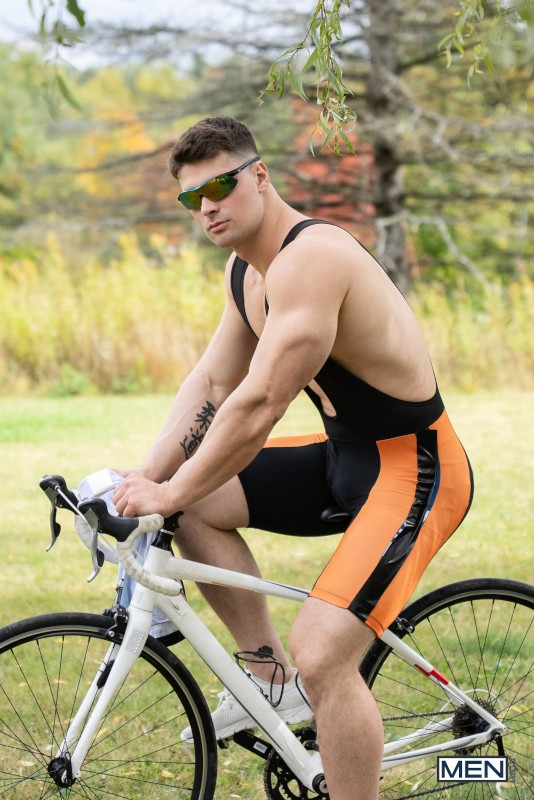miguelsolo611's tweet photo. ���🏽♂️One Look at This Sexy Cyclist and You’ll Never See Bikes the Same Way
@Malik_Delgaty featuring in ‘Dick On Wheels’ at https://t.co/2YKqKI4ua2
#CanadianHunk #MalikDelgatyFans #MrDelgaty https://t.co/RocBzNOCDC