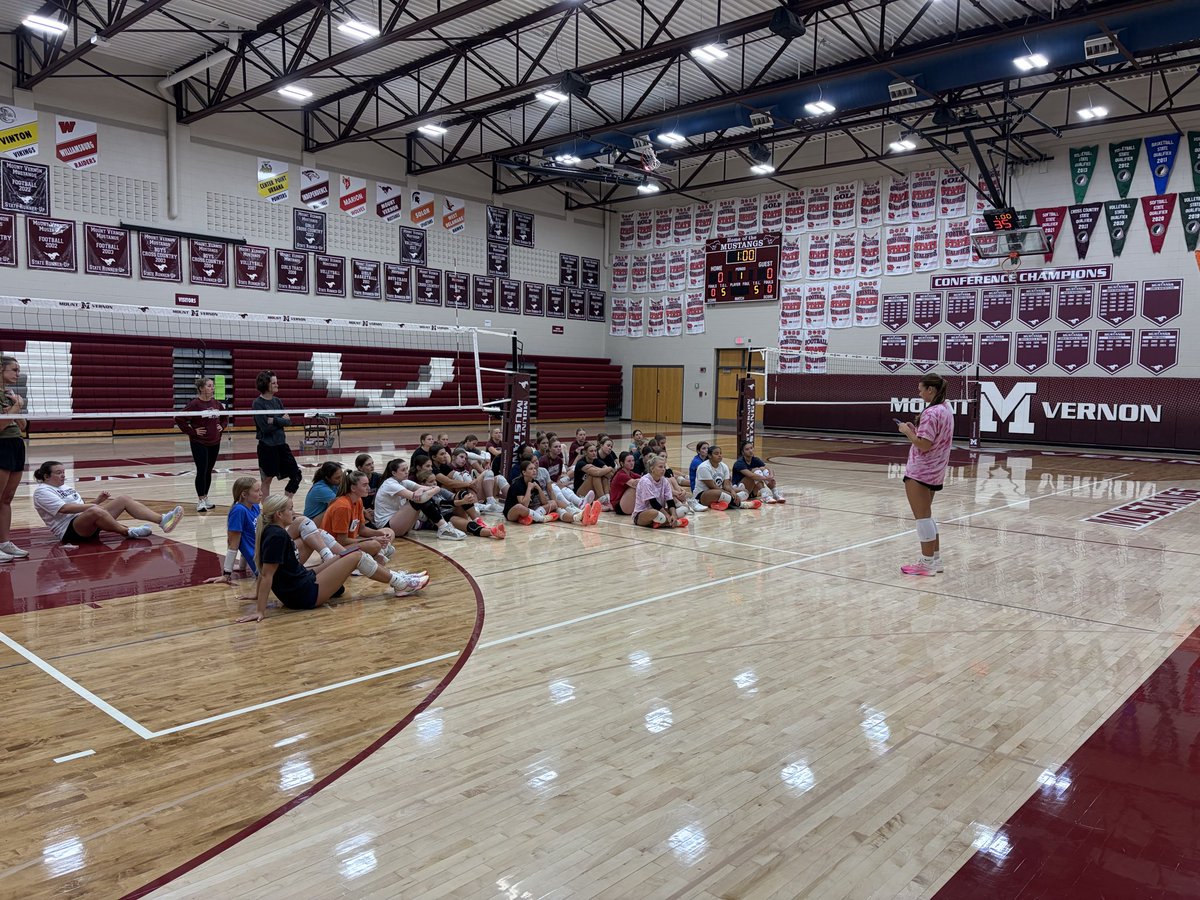 CoachWillems's tweet photo. Off to a great start for the 2026 MVVB season ✨- 4 Senior 🩷 Speeches, gym time, weight room time &amp; leaning into our values #GoMVStangs #Unbridled 🐎🏐 https://t.co/GtrIWkeGjb