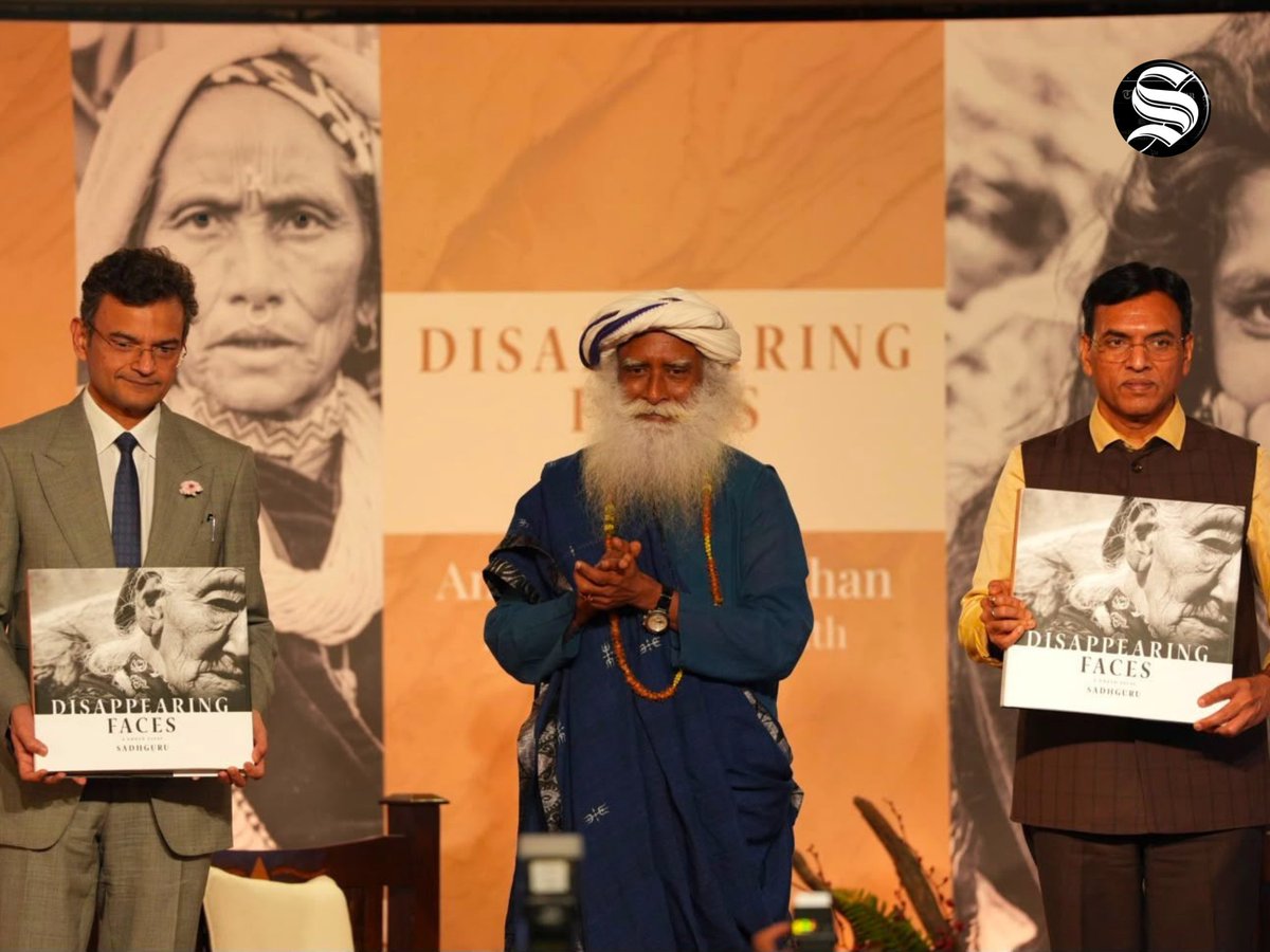TheStatesmanLtd's tweet photo. 📸 ~ Sadhguru launches #DisappearingFaces, a photography book capturing the lives and faces of people he encountered during his journeys through the remote Himalayas of Nepal and Tibet. The book was launched at the India International Centre in New Delhi in the presence of Union Minister Mansukh Mandaviya, followed by a conversation between Sadhguru and author and commentator Anand Ranganathan.

@SadhguruJV | @ishafoundation #PhotographyBook #Himalayas #Nepal #Tibet #TheStatesman