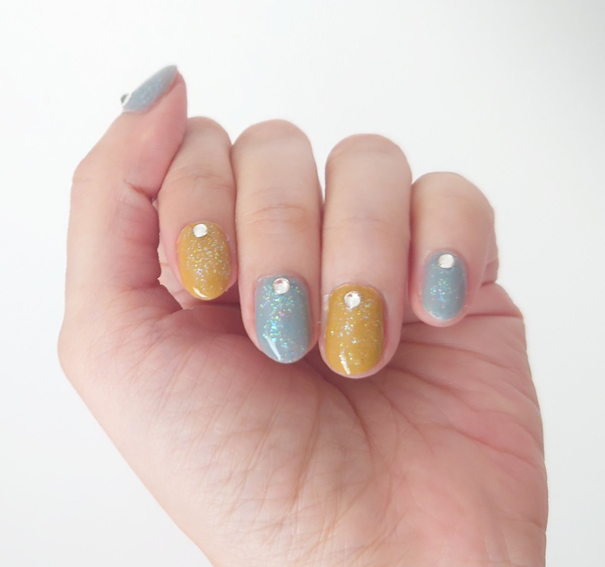 1mmkk7's tweet photo. 気まぐれネイル💅テーマ『よしお』🧂🍋

吉田＋塩﨑＝よしお
という新たな呼び方ができた記念に❣️

こんなに爪短くしたの久しぶりだー🫶🤟🏻 https://t.co/18pKHT1eZu