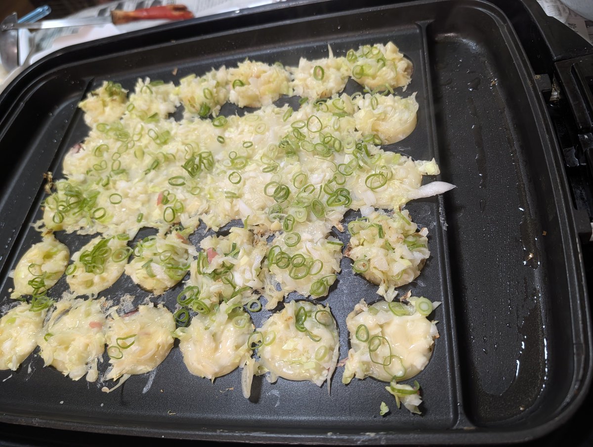 makaron1929's tweet photo. まだ焼けてないけど、今日はたこ焼き🤩 https://t.co/sHuwB0Q0mG