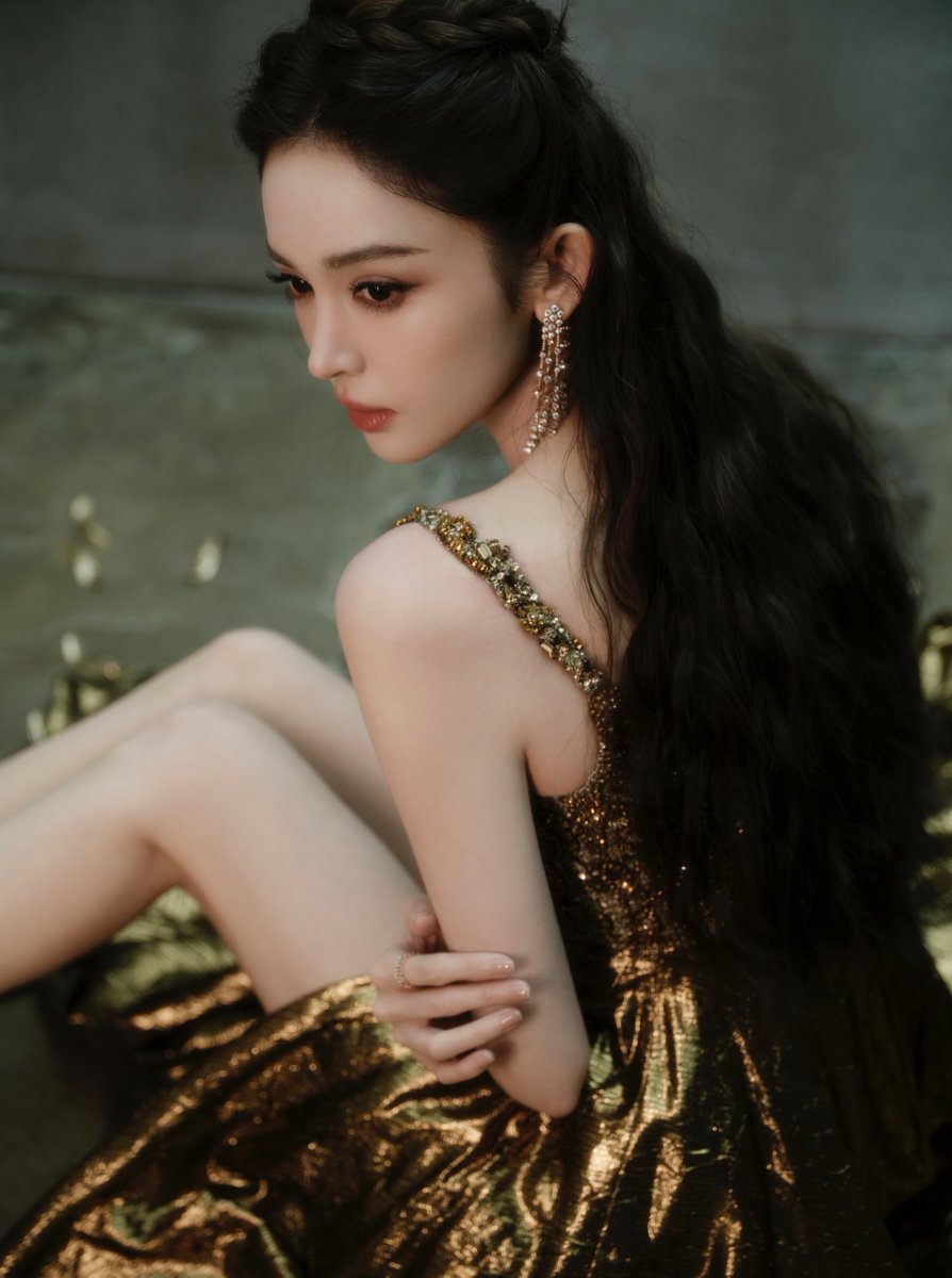 bai_lu_twh's tweet photo. #Gulinazha #Nazha #古力娜扎🇨🇳❤️❤️❤️
Nazha in Tony Ward spring/summer 2017 couture for the 2025 Weibo Night
#2025WeiboNight
#TonyWard
gorgeous💘💘💘
miles-long legs😍😍😍 https://t.co/uT1oOLuqGq