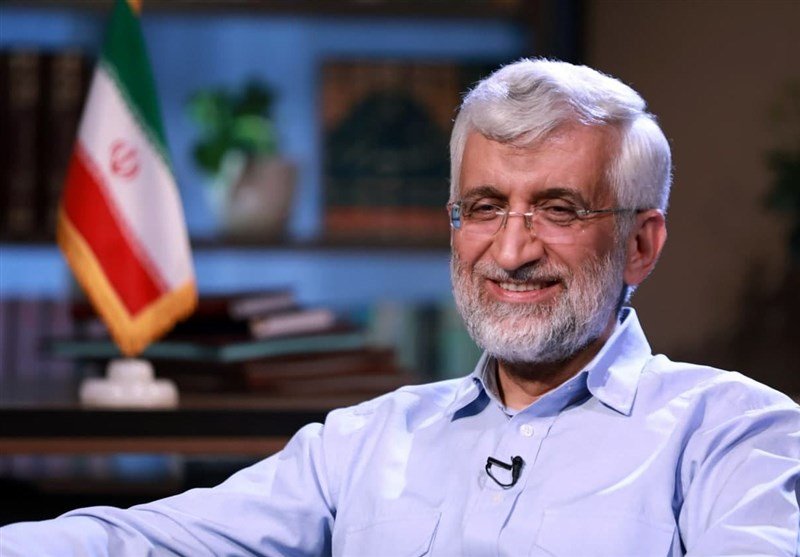 Irantoday_1979's tweet photo. 🔴 سعيد جليلي: لا ينبغي منح العدو فرصة لإعادة ترتيب صفوفه
🔹 قال الدكتور سعيد جليلي إن حكمة النبي بعد غزوة الأحزاب تمثلت في عدم منح العدو فرصة لالتقاط أنفاسه، بل المبادرة إلى العمل وانتزاع زمام المبادرة
۱/۲ https://t.co/jKlqe2gS7M