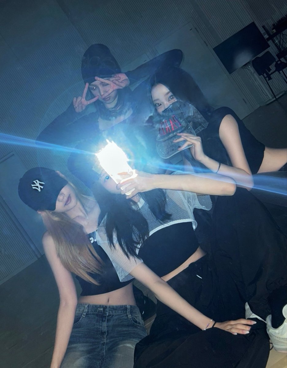 5ecretNumber's tweet photo. Together forever🔐
+ personal instagram open to lock in more memories

🔗 https://t.co/ZvNeHuEXQy https://t.co/jvTl7JgWk9