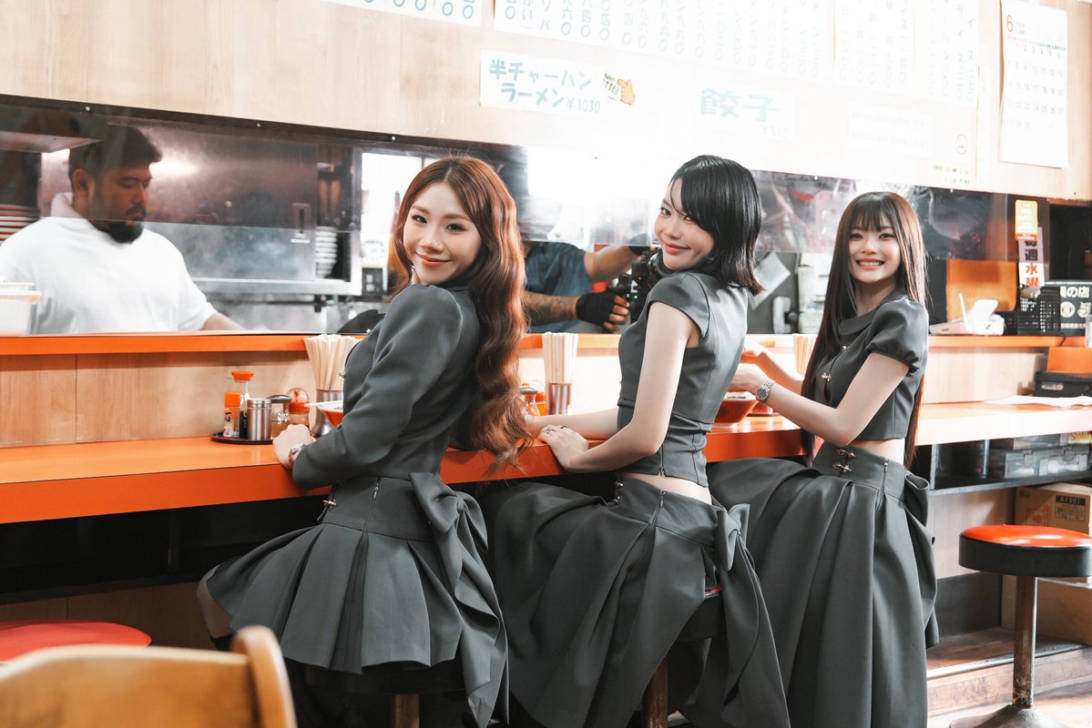 PIXXIEofficial_'s tweet photo. เก็บภาพเบื้องหลังในกองถ่ายเอ็มวี ‘หงุดหงิด (tsk)’ มาฝากทุกคนค้าบบบ ใครยังไม่ได้ดูเอ็มวีก็อย่าลืมตามไปดูกันด้วยน้าคับ!! 😾🗯️💢

🎞️ Watch Now On YouTube 
🔗 https://t.co/qvwOdx1bsO
🎧 Listen Now On Streaming Platforms
🔗 https://t.co/aOLA6pmG1G

#PiXXiE_หงุดหงิด 
#PiXXiE #หงุดหงิด https://t.co/kSapdTb0SE