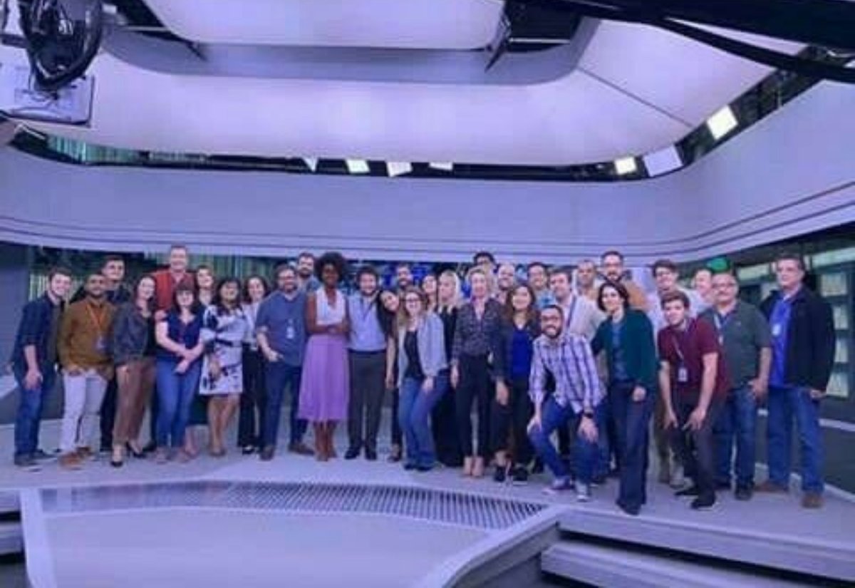 mahcherrys's tweet photo. branco: roubou minha vaga usando cota, cota é racismo, todos temos a mesma oportunidade, cadê as cotas pra branco ?

sala de aula: https://t.co/d5MEzBclwT