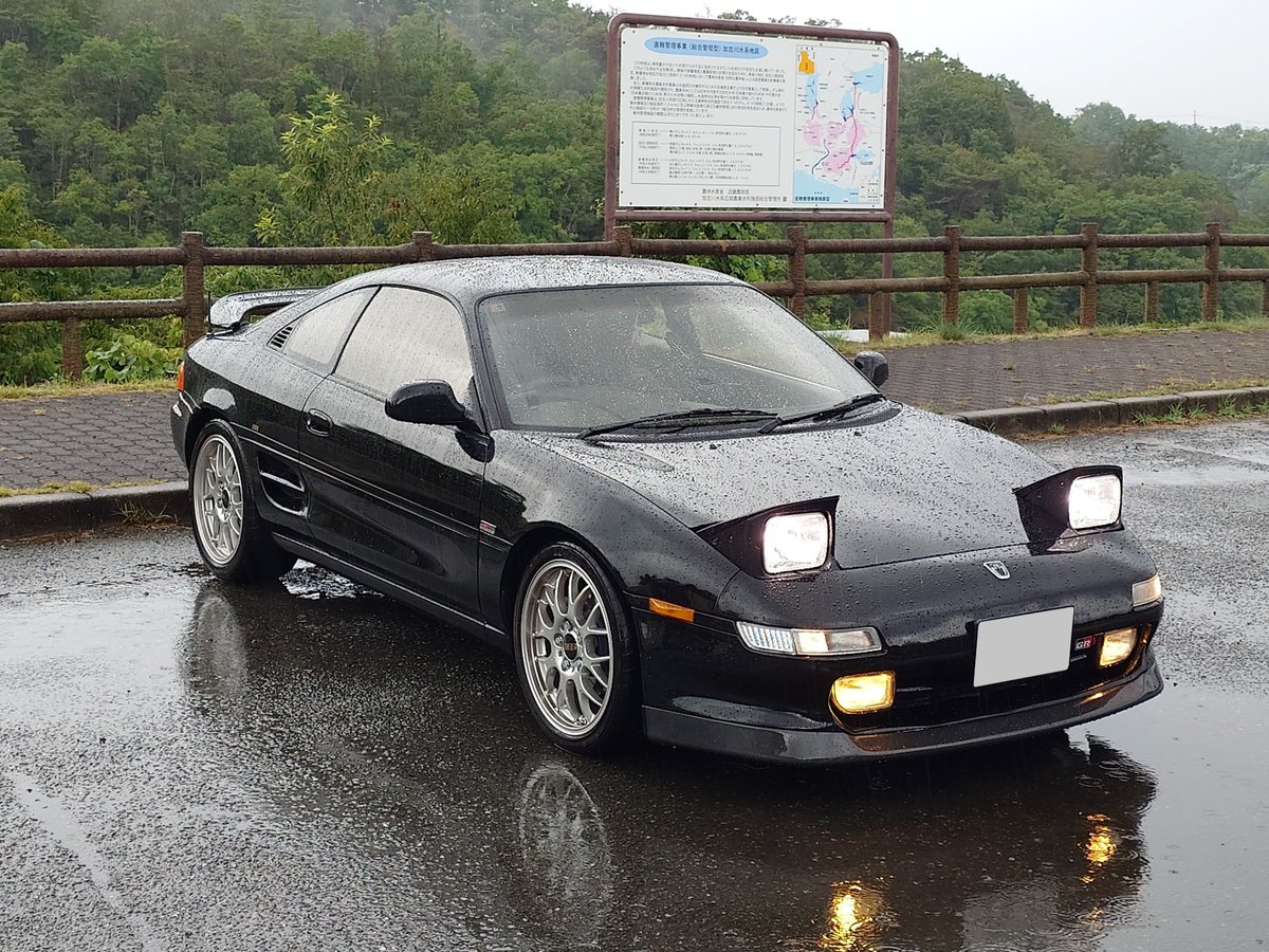 RYE_SW20's tweet photo. MR2のここがダメ

・アルファードより車内が狭い
・ハイエースより荷物が載らない
・アクアより燃費が悪い
・コペンより重い
・ランクルより悪路に弱い
・センチュリーより乗り心地が悪い
・GR86より壊れる https://t.co/4sdTp6Sf9S