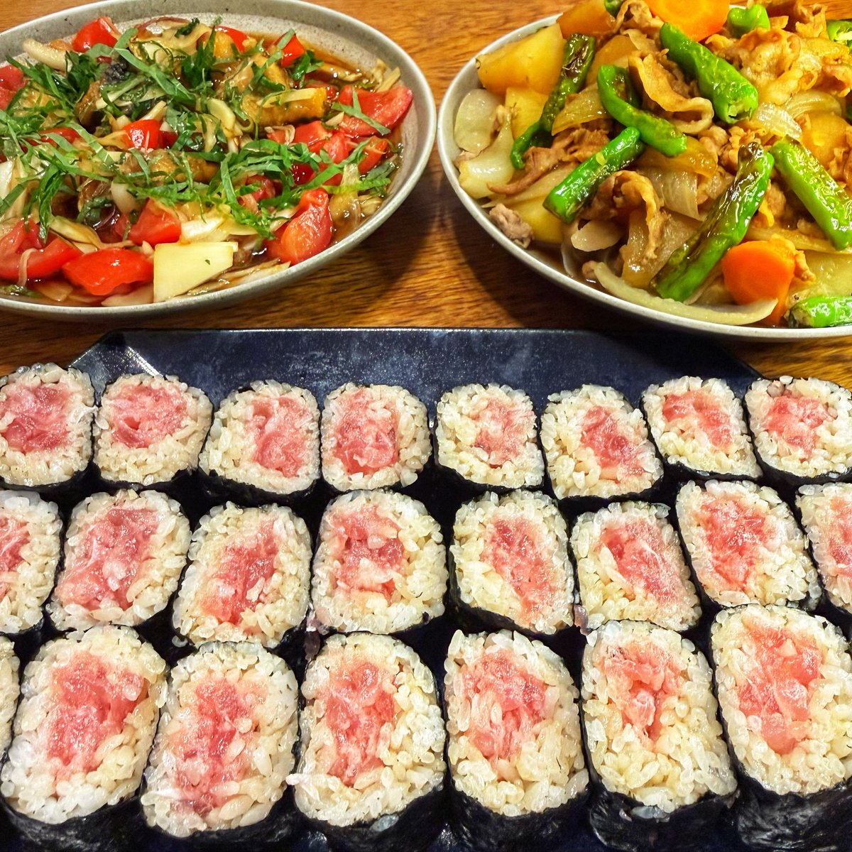 ojisan_ryouri's tweet photo. ・ネギトロ巻き
・鯖トマト南蛮漬け
・肉じゃが https://t.co/yU6NPP0pny