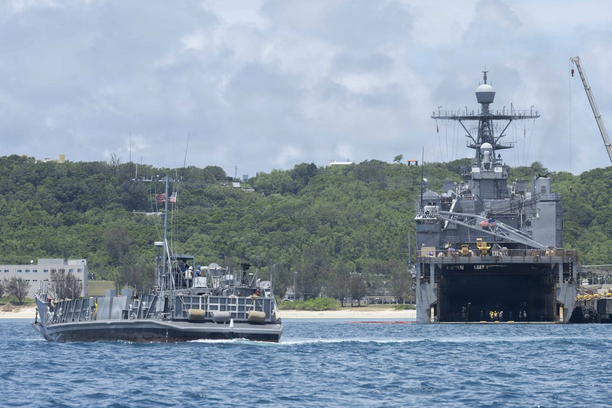 ⚓ Strength in motion.

ICYMI: Navy landing craft deliver Marine tactical vehicles to the shore from USS Rushmore (LSD 47). The Blue-Green Team is the foundation of maritime readiness and regional stability.

#BlueGreenTeam | #US7thFleet
@USPacificFleet https://t.co/SkLmX2GAdl