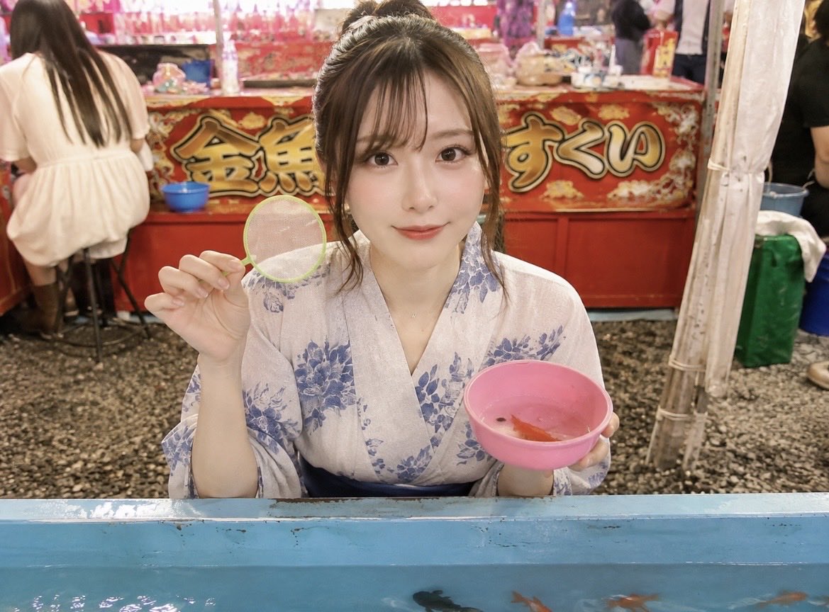 bDAIT3pyOFSBDbo's tweet photo. One year ago, this was me 🥹✨
Time really flies… 🎐💕

#OneYearAgo #Throwback #JapaneseGirl #SummerMemories #JapanSummer #Yukata #GoldfishScooping #夏祭り #FollowForFollow #F4F https://t.co/HHoZzN44Tp