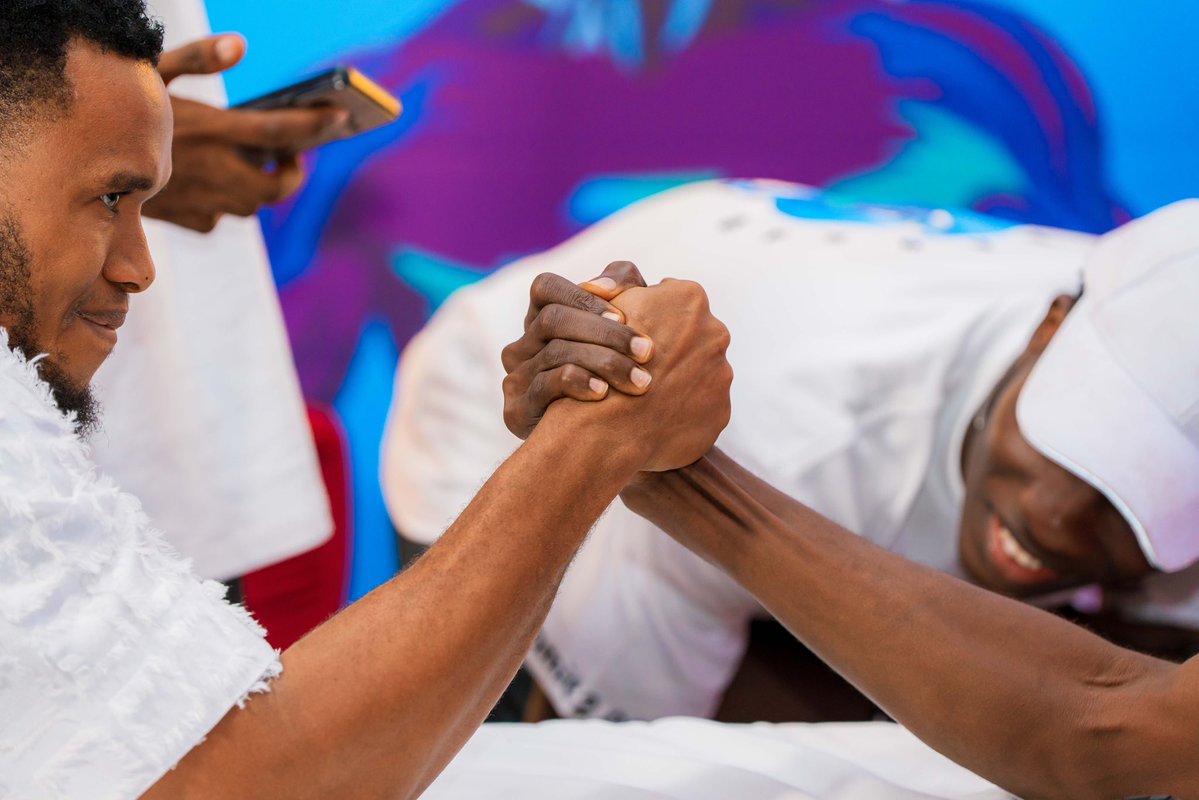 nsikan_silas's tweet photo. 🏆 ARM WRESTLING CHAMP! 💪🏿🔥
Just stepped up at the Solana Summit NG and walked away with the win 😤💪
Big respect to #Solmandao for putting together that arm-wrestling challenge. Energy was mad, competition was serious, vibes were unmatched 🫡
Web3 by day… arm-wrestling champion by force 🏆
Solana Summit NG. we came, we competed, we conquered 🟣⚡️
#SolanaSummitNG #Solana #SolmanDAO #ArmWrestling #Web3