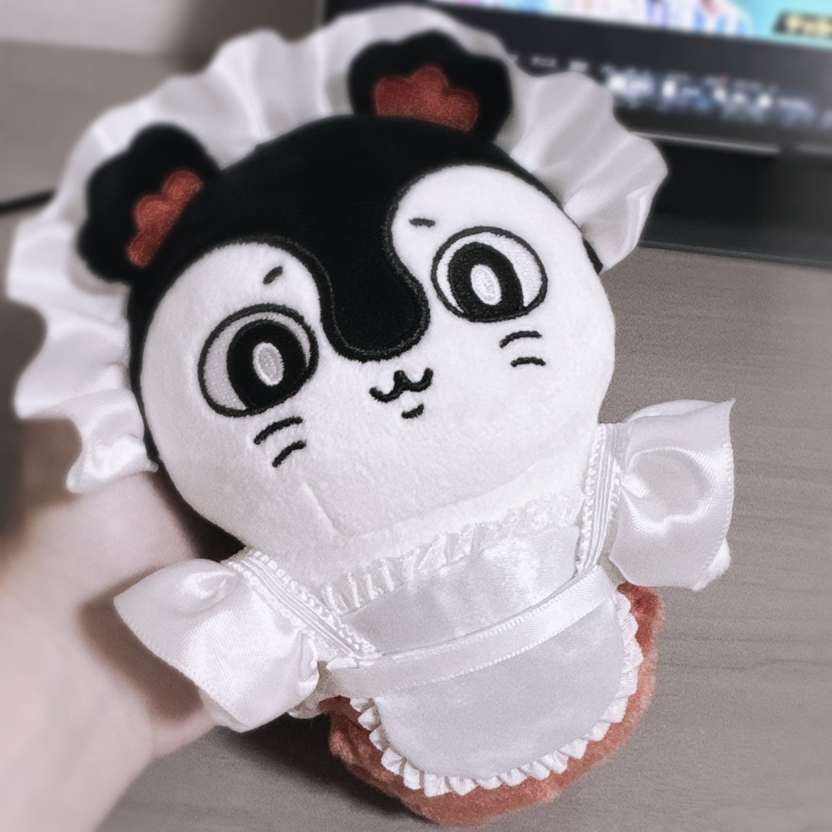 _chiikawa8's tweet photo. 前回の反省を活かしてフリルを大きくゆとりを持たせましたが、大き過ぎました(2敗)
でも後ろが超かわいいです🎀 https://t.co/Wtqd0VvlDd