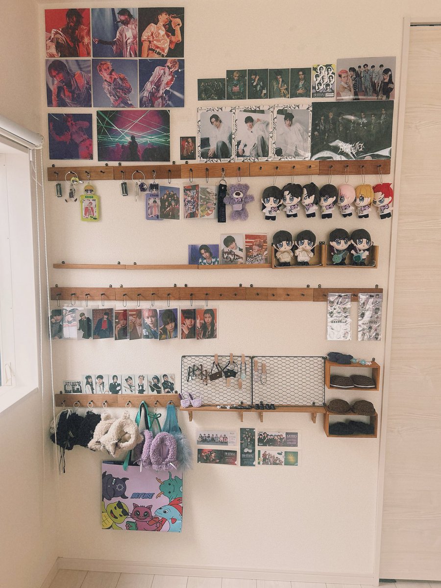 yu__r__1's tweet photo. ただいま
龍宮城部屋🐉

涼しくなってきたので
一段とパワーアップして
帰ってきました

たくさんのこだわりを詰め込んで
飾れるもんは飾って
ぎゅぎゅーっと宝物だらけの
また居心地よい空間に！

パネル展のパネルも飾らせていただいて
SAIGIがきてくれたのですが
お部屋の雰囲気に合ってて嬉しい https://t.co/XuaQWDUEWi