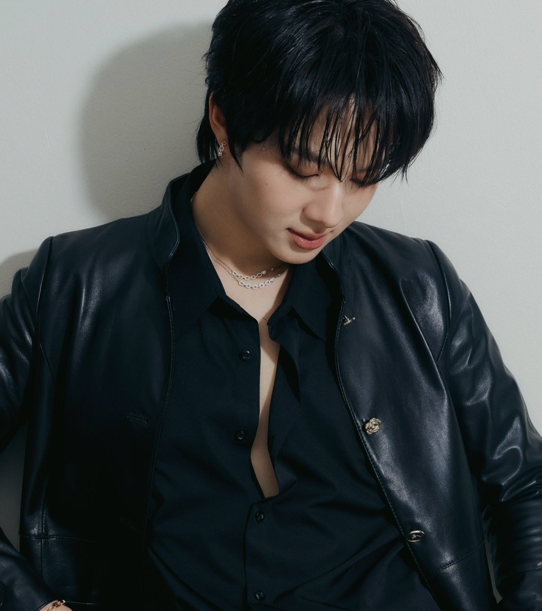 NuSis_13's tweet photo. NuNew pairs a sleek black look with exquisite jewelry from @Gems_Pavilion 💍🖤✨
📸 https://t.co/vqOAF2shpD
#GemsPavilion 💎
NUNEW X WeiboGALA
#นุนิวที่เวยป๋อกาล่า2026
#NuNew #NanaNu
#นุนิว ♡ @CwrNew https://t.co/95EoxN3uZK
