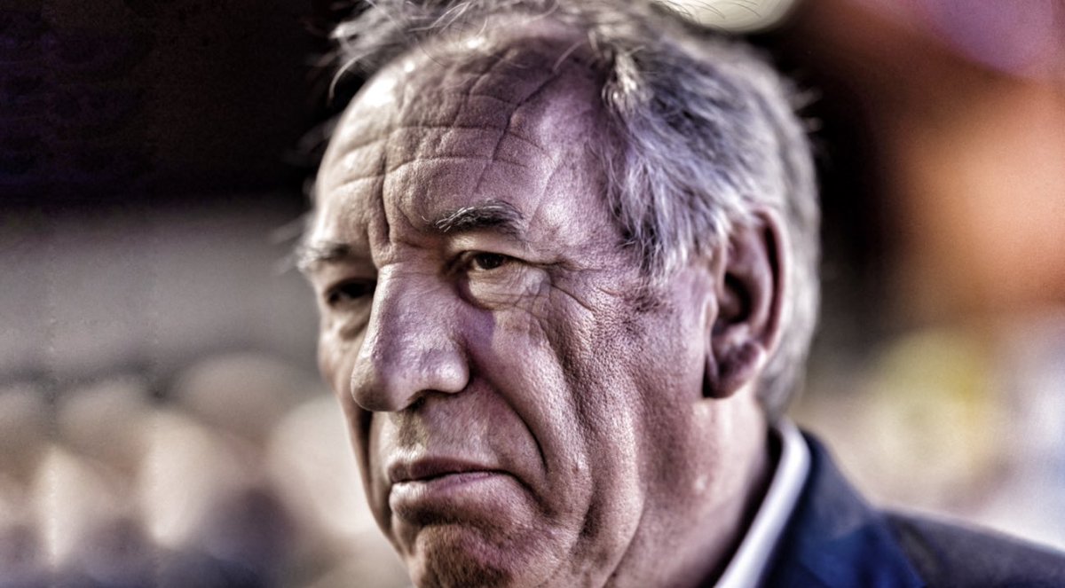 LocJean2's tweet photo. Le«Has been de la politique» «le pire d’entre nous» selon Simone Weil, le faiseur de roi en 2017 (E.Macron,qui nous a mené à la catastrophe) Fr. Bayrou,alias Iznogood, bouge encore et veut se transformer en castor pour faire barrage aux extrêmes en s’alliant avec les socialistes https://t.co/ZeDdRtJ6k0