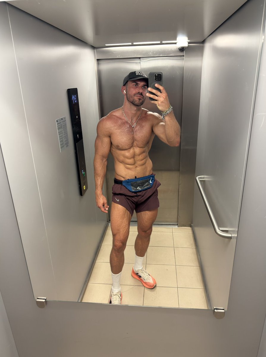 flexandtease_'s tweet photo. RT if you need a personal trainer😉 https://t.co/THHqfUFh0y