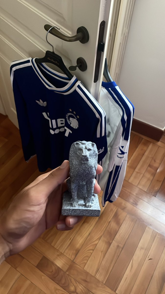 CopenhagenIta's tweet photo. My FCK museum in Italy continues to be updated🇮🇹🇩🇰🏠 #fcklive #sldk https://t.co/TF6jjtWv5t