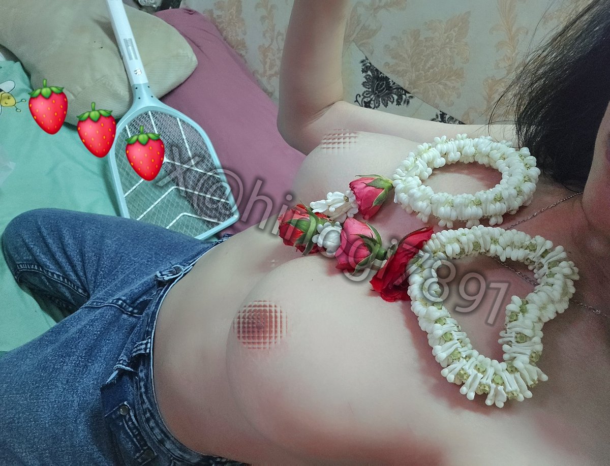 hinogi7891's tweet photo. 🍓ใครดูดนมเรา🍼...อย่าลืมมาลัยมาไหว้ด้วยล่ะ😉💐💐💐 https://t.co/Ml5BPn51Ns