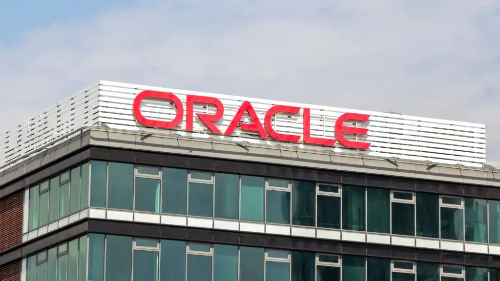 IndianTechGuide's tweet photo. 🚨 Oracle is reportedly planning another round of layoffs this month. 

(India Today) https://t.co/B7dyOogvBQ