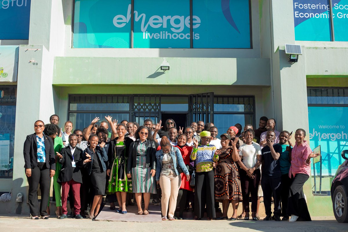 ELivelihoods's tweet photo. Every year, Emerge Livelihoods contributes towards bettering over 5000 young people’s lives and unleashing their potential so they become better leaders and entrepreneurs. https://t.co/TPEUGzw4So