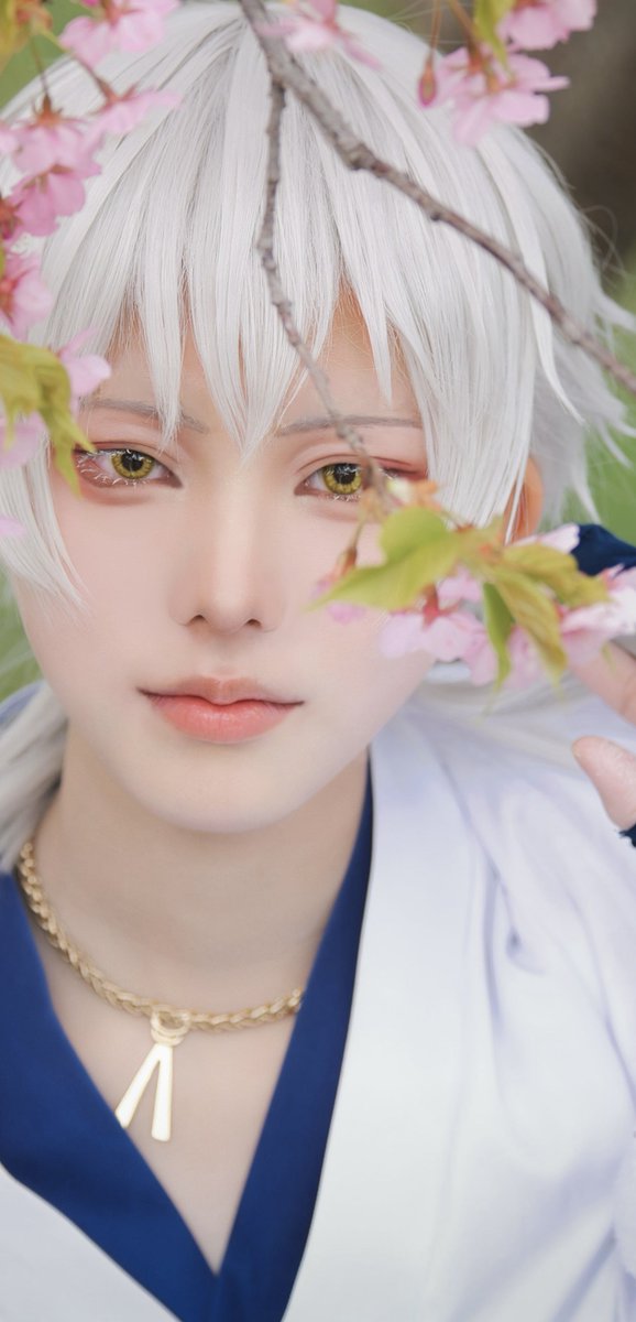 kitsune__moti's tweet photo. ⚠︎︎cos 【刀剣乱舞｜鶴丸国永】 https://t.co/Mjf8NvoTfa