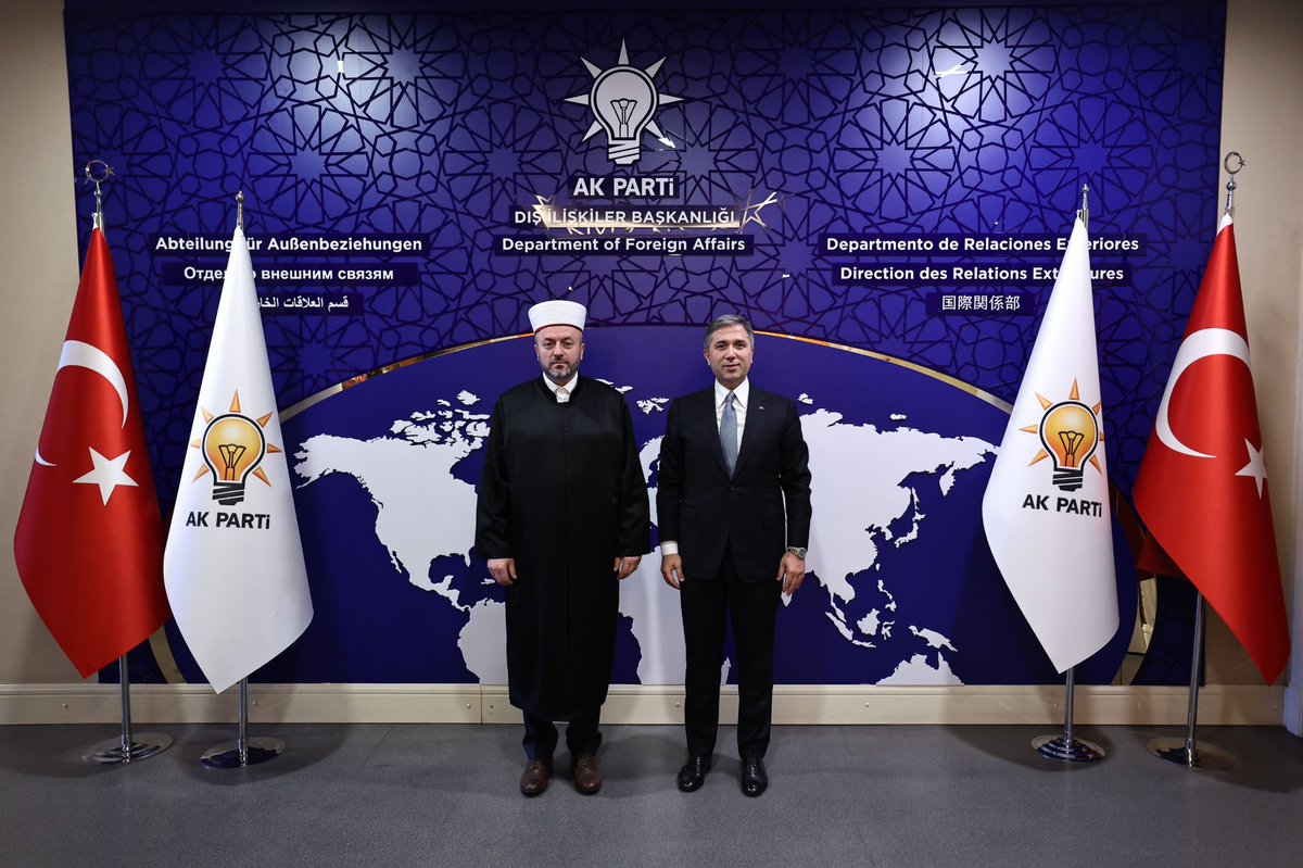 SirakayaZafer's tweet photo. 📍AK Parti Genel Merkez 

Sırbistan İslam Birliği Riyaseti Başkanı ve Sırbistan İslam Topluluğu Başmüftüsü Senad Halitoviç’i AK Parti Genel Merkezimizde misafir ederek; 

Sırbistan’daki Müslüman toplumun durumu, Türkiye-Sırbistan ilişkileri ve Balkanlar’da barış, huzur ve kardeşliğin güçlendirilmesine yönelik çalışmalar üzerine değerlendirmelerde bulunduk.