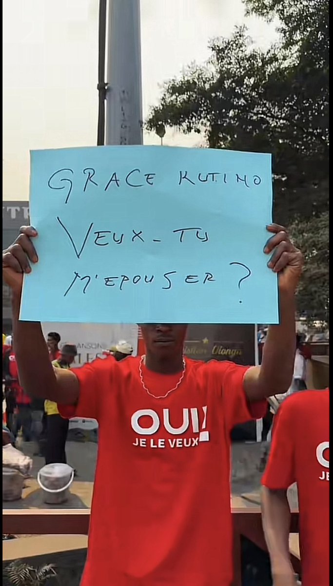 celeste_fficiel's tweet photo. Jeune oyo😭😂😂 https://t.co/rmWJfm16u3