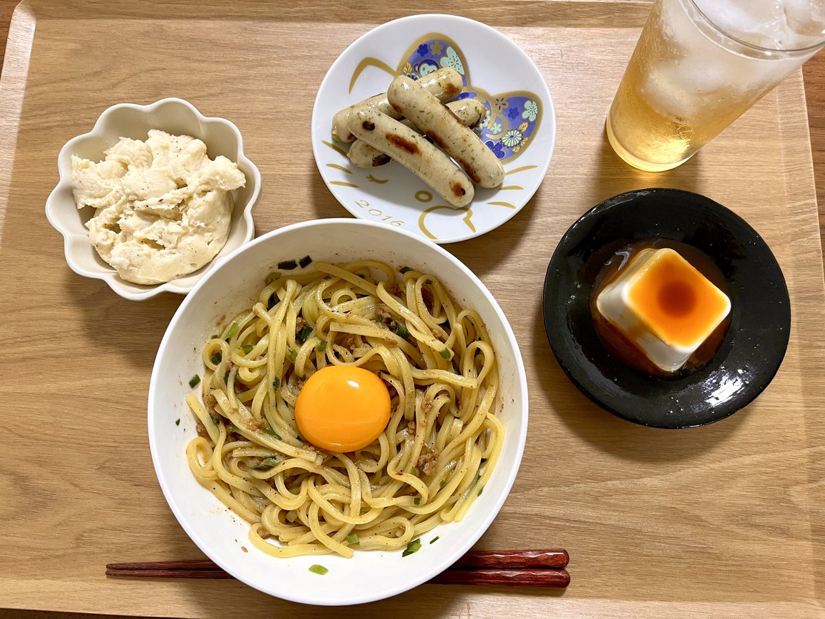 mutsu165's tweet photo. やはりこのトレーが写真映えするな。 https://t.co/iDJ7cUqwQp