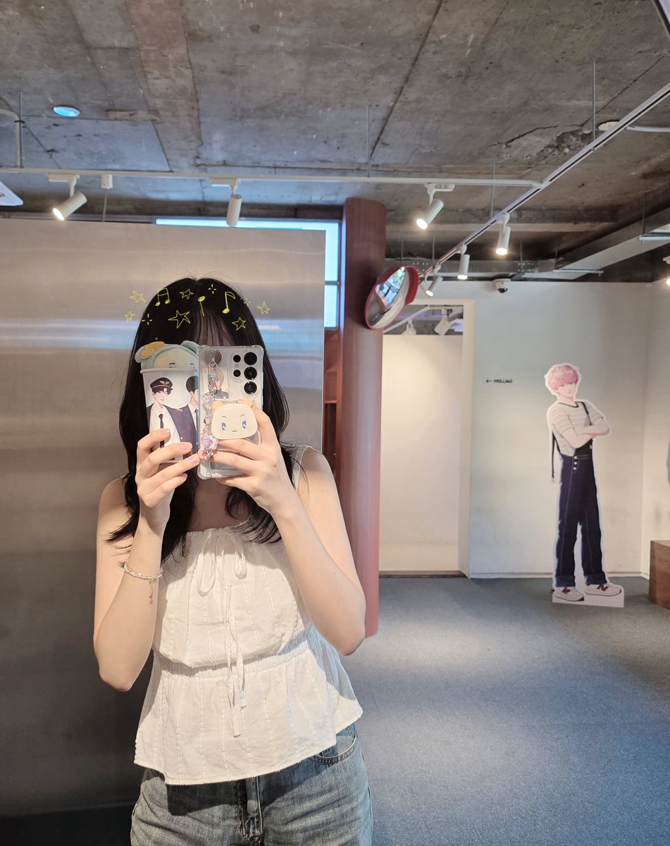 plave2357911's tweet photo. ₊·*◟8월 십카페 ◜‧*・

1. 실물 멤버십 카드(X) 모바일(O)
2. 신분증 + 모바일 멤버십 + 큐알 찍고 예약 내역 확인 순서로 진행해서 입장 때 쪼끔 오래 걸림.
3. 조용할 줄 알았는데 생각보다 시끌벅적! https://t.co/nKYA5ndnf1