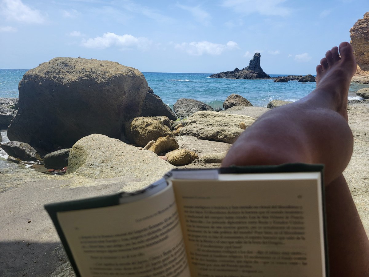 garodez's tweet photo. Olas, arena y letras... https://t.co/1Vabl93SIP
