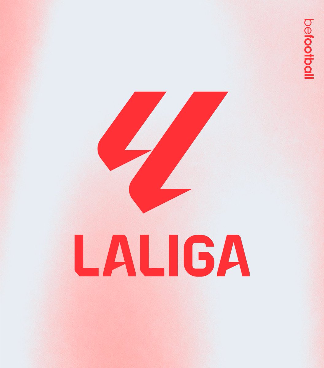 _BeFootball's tweet photo. 🚨 LALIGA 🇪🇸 LANCE LE BALLON CONNECTÉ (À RECHARGER) !! ⚽️🔌

Dès ce week-end, le championnat espagnol utilisera un nouveau ballon high-tech Puma.

Équipé d'un capteur interne, il nécessitera 90 minutes de charge pour 5 heures d'autonomie, exactement comme un téléphone portable. 📱

Grâce à 12 antennes par stade transmettant 560 signaux par seconde, cette innovation permettra d'appliquer le hors-jeu automatique et d'offrir des données ultra-précises aux arbitres et aux diffuseurs.

(@diarioas)