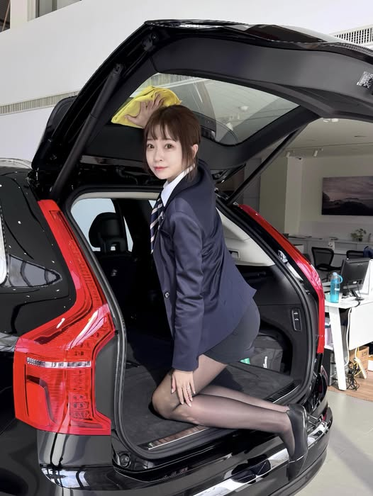 0n57z's tweet photo. 別再問我為什麼做汽車銷售還要xx。
沒成交就沒收入，油錢、停車費、
招待費全都自己扛，還要照顧中風的母親。
不是貪心想多賺，而是不做真的撐不下去。
生活很現實，一句支持，
對我都是繼續走下去的力量。 https://t.co/g8elNxayyQ