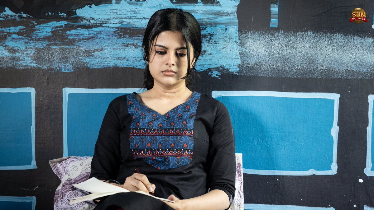 sunpictures's tweet photo. Parvathy from the world of #DC ♥️

@Dir_Lokesh @ArunMatheswaran @anirudhofficial #WamiqaGabbi @isanjkayy @mukesh_DOP @editor_prasanna @skannanartdir @PC_stunts @kabilanchelliah @kuchirayar73 @RIAZtheboss https://t.co/KdSzmSNXwb