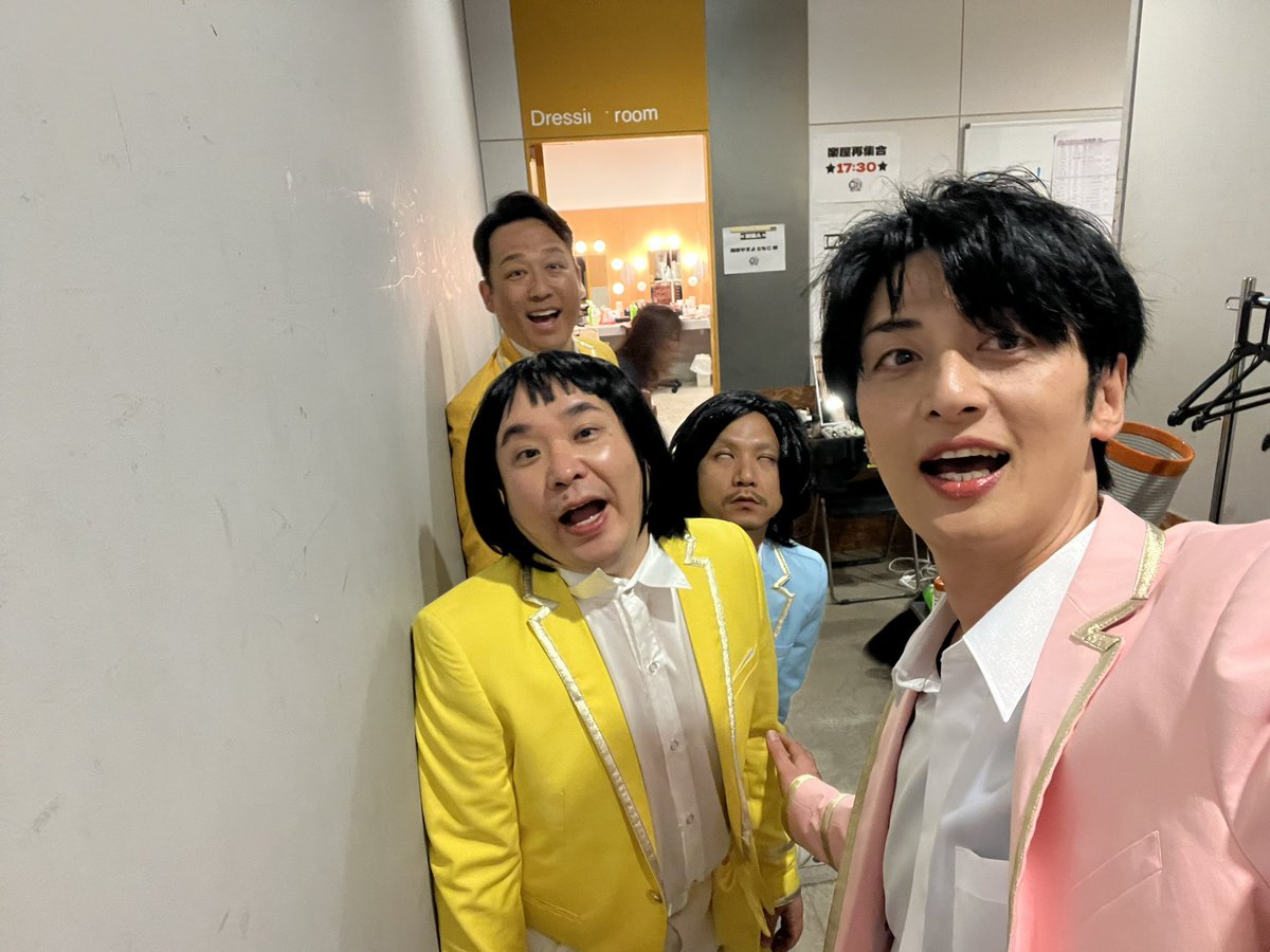 takanoritribe's tweet photo. やすともの黒白歌合戦2026 １日目。
モナキさんとセーラームーンやらせて貰いました。
明日は3曲！
両日ともセットリストは全部違うのでぜひ皆様お越し下さいませ。
#黒白歌合戦 https://t.co/ZWBeGi8j36