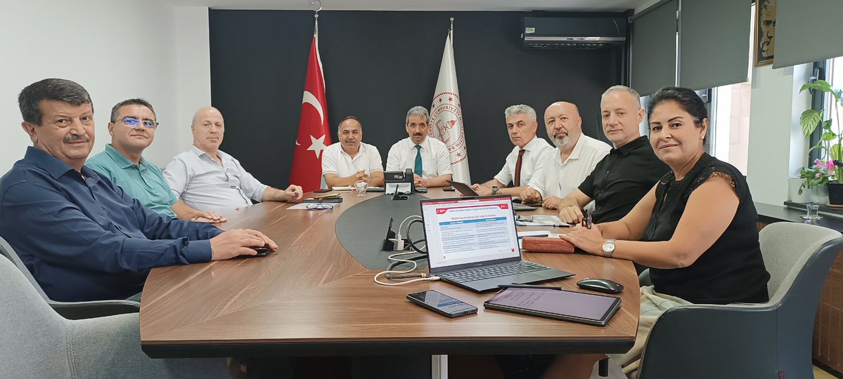 bursailmem16's tweet photo. İl Millî Eğitim Müdür Yardımcımız Muhammet Asil başkanlığında, Mesleki ve Teknik Eğitim Şube Müdürlüğü koordinasyonunda, Nilüfer, Osmangazi ve Yıldırım ilçelerinde bulunan bağımsız Mesleki Eğitim Merkezlerinde yürütülecek yeni dönem çalışmalarının planlanmasına yönelik toplantı gerçekleştirildi.

Toplantıda, yeni dönemde yürütülecek çalışmalar ve uygulamaya ilişkin planlamalar değerlendirilerek görüş alışverişinde bulunuldu.

@tcmeb @Yusuf__Tekin @GurhanCokgezer #bursamem