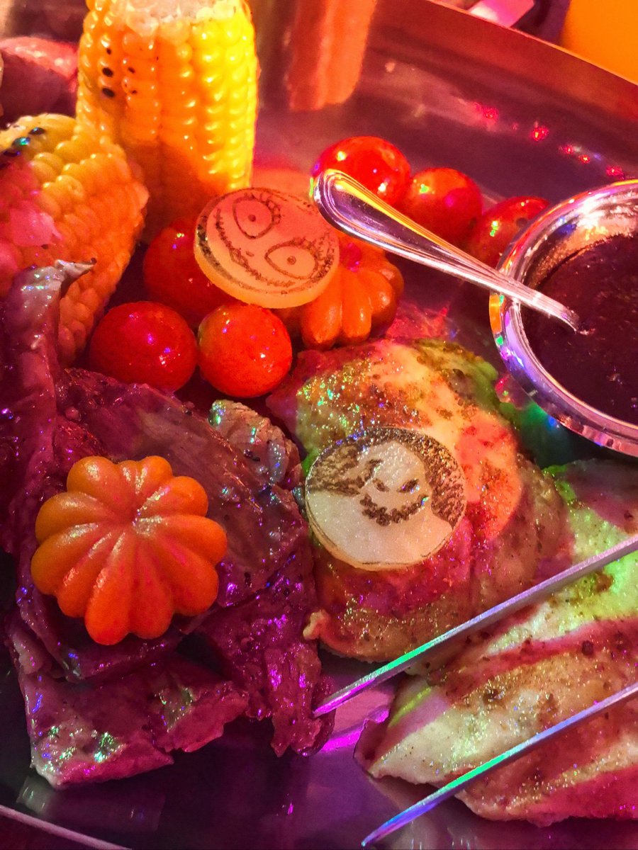 IsidraAlapoz's tweet photo. Spooky Halloween feast alert! Creamy pumpkin soup + crispy bacon-wrapped dates + spiced pumpkin cheesecake bites  Limited edition Halloween special at all our cafes—grab yours before they vanish! https://t.co/0WM5xZFgaW
