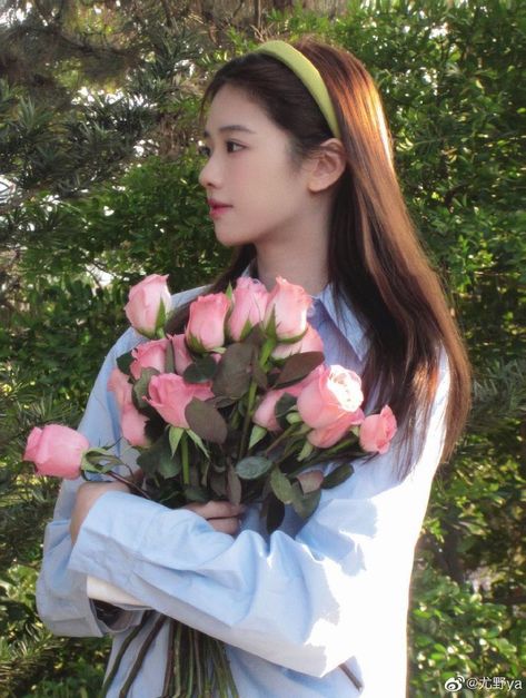 The_Patho1's tweet photo. Wrapped in a bouquet of pink roses and warm sunshinefinding joy in the little moments today
xXrf https://t.co/oM6VB1Hvwj
