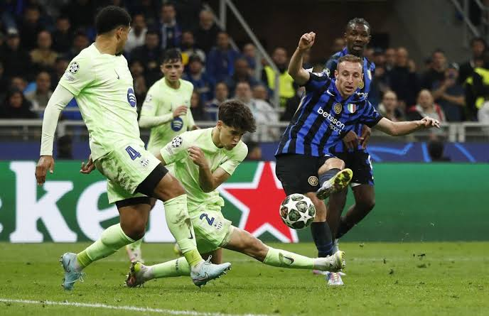 raffaelecaru's tweet photo. Inter-Verona 2-1 (93')
Udinese-Inter 1-2 (95')
Bayern Monaco-Inter 1-2 (88')
Inter-Barcellona 4-3 (99')

Poteva andare meglio. Ma è stato bellissimo. Eternamente Grazie 🖤💙 https://t.co/zorI7AIvKr