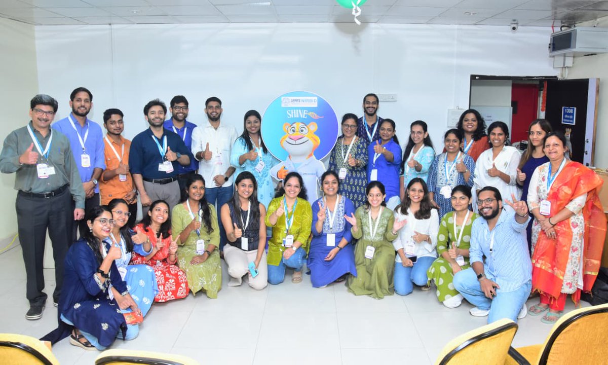 PIBMumbai's tweet photo. ⚕️इंडियन कौन्सिल ऑफ मेडिकल रिसर्चने (ICMR) भारतातील ICMR संस्था आणि क्षेत्रीय युनिट्समध्ये राष्ट्रीय विज्ञान पोहोच उपक्रम म्हणून ICMR-SHINE 2026चे आयोजन केले होते.

या निमित्ताने, आयसीएमआर- नॅशनल इन्स्टिट्यूट फॉर रिसर्च ऑन ब्लड अँड इम्युन डिसऑर्डर्स (ICMR-NIRBID), मुंबई येथे इयत्ता 9 वी ते 12 वीच्या विद्यार्थ्यांना बायोमेडिकल संशोधनाचा अनुभव घेण्याची आणि वैज्ञानिक संशोधनातून जगातील आरोग्याच्या आव्हानांना तोंड देण्यासाठी कसे योगदान मिळते, हे समजून घेण्याची संधी दिली.

या दोन दिवसांत एकूण 193 विद्यार्थ्यांनी या कार्यक्रमात सहभाग नोंदवला.

#ICMRCHAMP #SHINE2026 #SHINEatICMR @icmr_nirbid