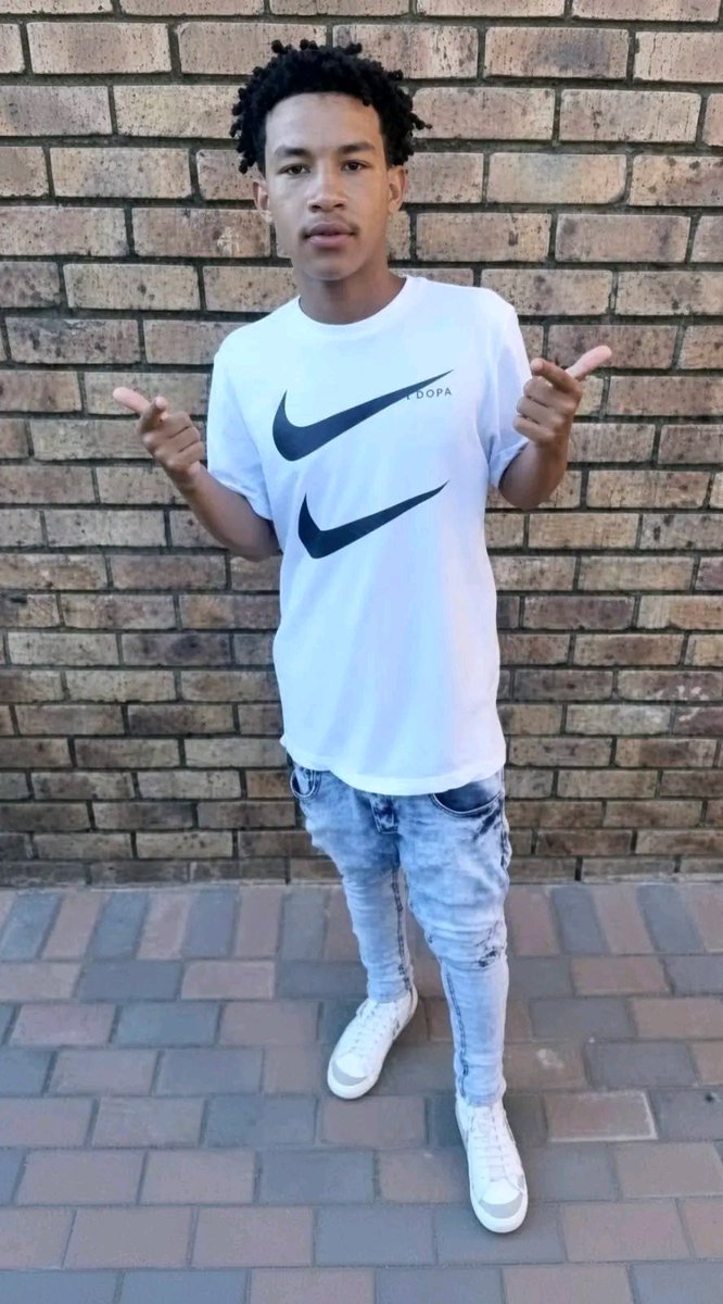 joy_zelda's tweet photo. The is the 23- year old gangster and murderer who killed two Gauteng SAPS anti-gang Unit members and two civilian women in Reiger Park

His name is Regan Collis

Let's make him Trend https://t.co/pDRg71dFlh