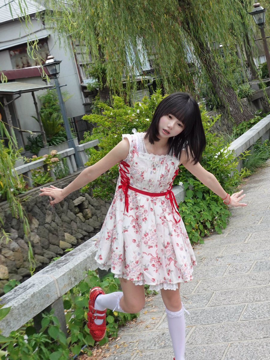 Korere_SwAl's tweet photo. 風にふらふら https://t.co/voVzihM5fl