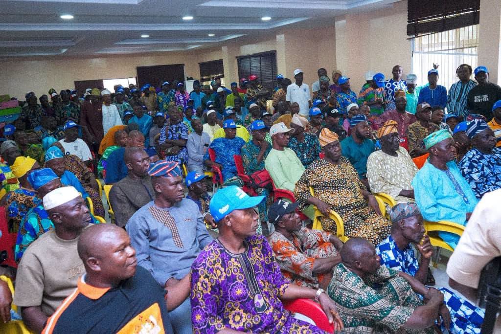 honfaleke's tweet photo. Osun Decides 2026

We continued our engagements with party stakeholders in Osogbo, alongside the Director-General of the AMBO Campaign Organisation, Rt. Hon. Olusola Oke.

The engagement provided an opportunity to further strengthen our consultations and  review our preparations. https://t.co/EeNQA2Jp3H