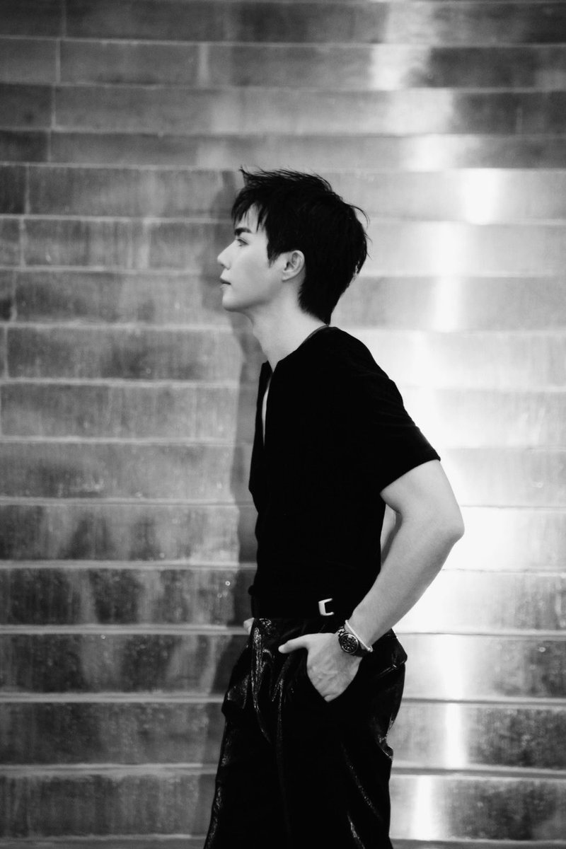 zee_pruk's tweet photo. @CwrNew หล่อคาตาเลยล่ะ #เพลงคาตา https://t.co/r0bjqC3OFY