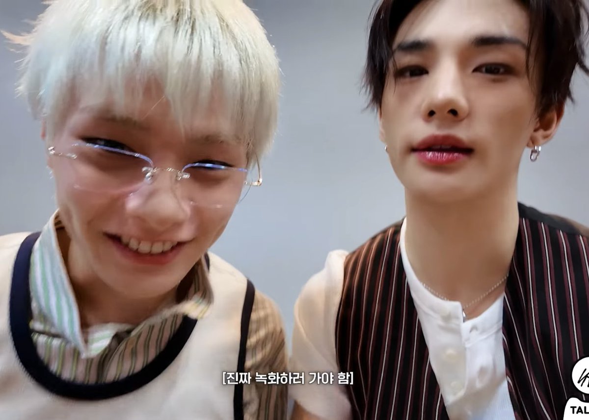 yenitulip's tweet photo. they’re soooooooo boyfriends two pretty boyfriends https://t.co/hdNlMJlC16