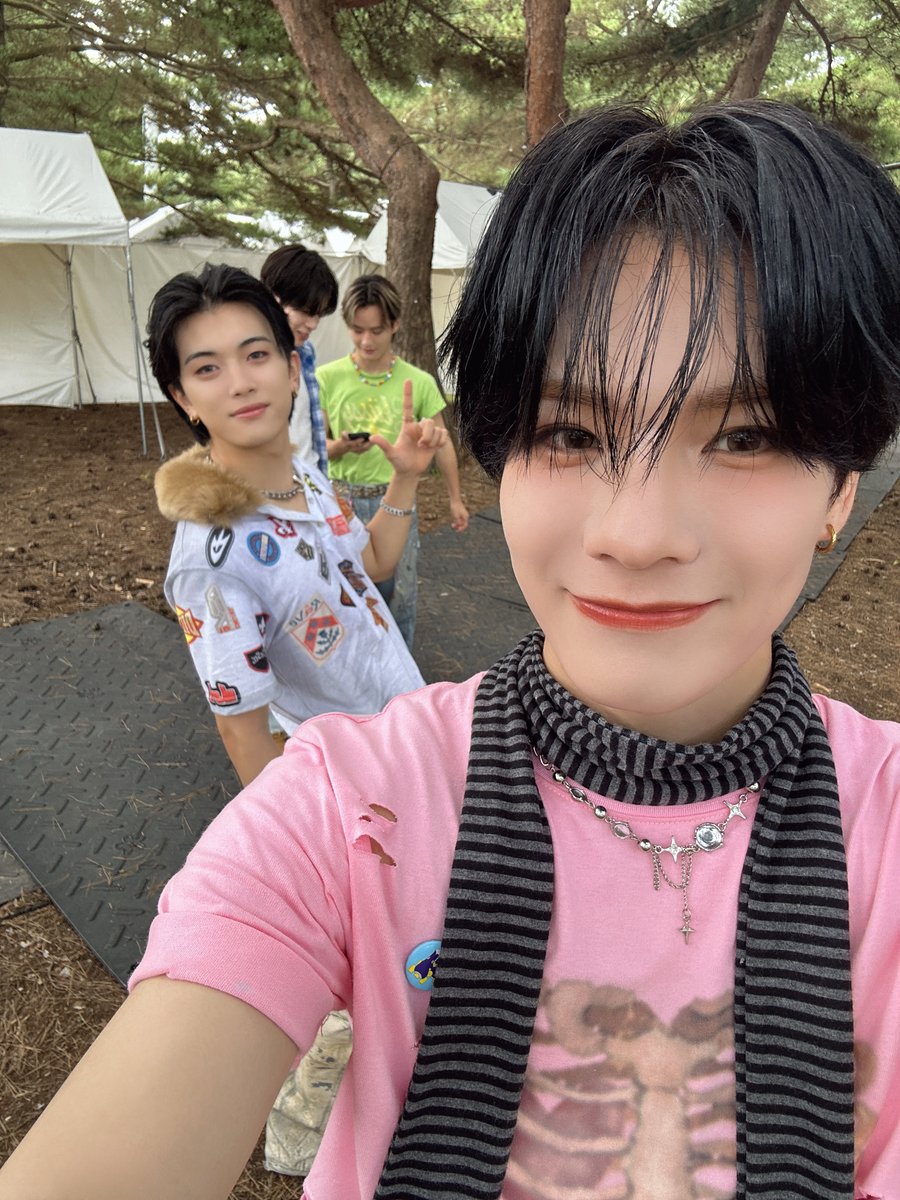 official_DXTEEN's tweet photo. [#谷口太一]
ピンク谷です！
幸せな夢を見てください！！
あとで夢にお邪魔させていただきますっっ

おやすみ〜💤

#DXTEEN #TANIGUCHITAICHI https://t.co/psE1wkTxTr
